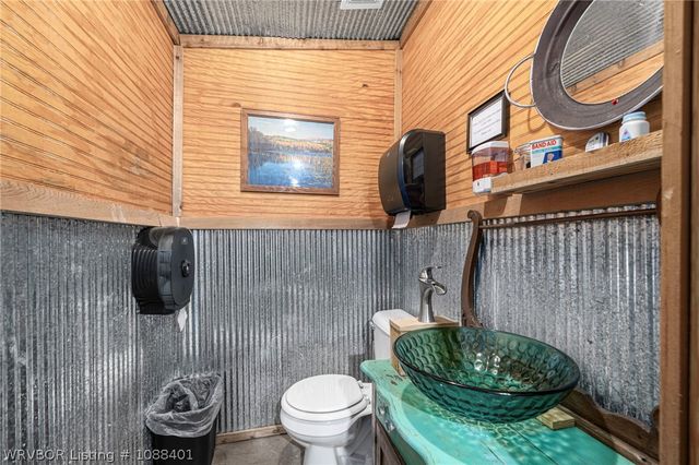 1820 Oak Grove Road, Van Buren, AR 72956