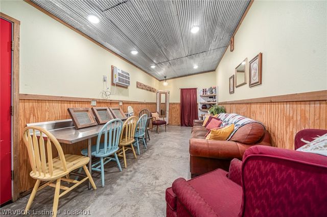 1820 Oak Grove Road, Van Buren, AR 72956