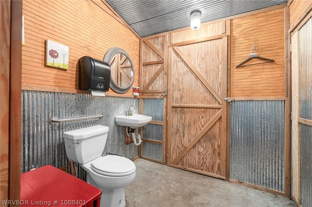 1820 Oak Grove Road, Van Buren, AR 72956