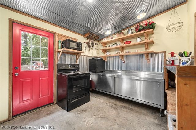 1820 Oak Grove Road, Van Buren, AR 72956