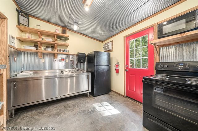 1820 Oak Grove Road, Van Buren, AR 72956