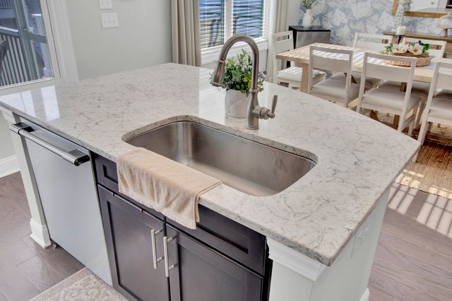 1543 Prince Edward Street, Mount Pleasant, SC 29466