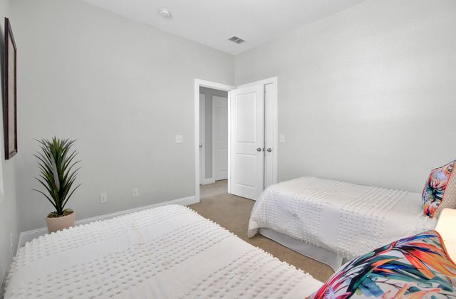 1543 Prince Edward Street, Mount Pleasant, SC 29466