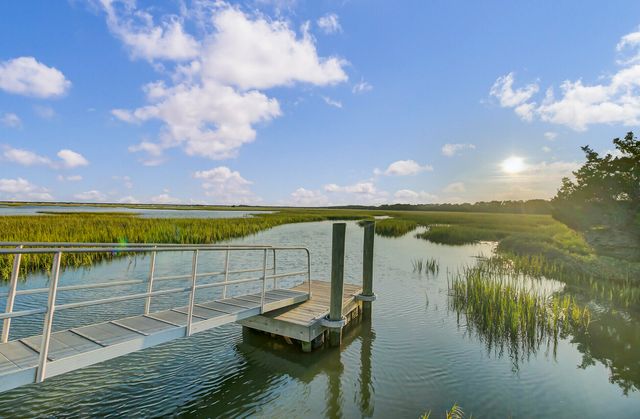 1543 Prince Edward Street, Mount Pleasant, SC 29466