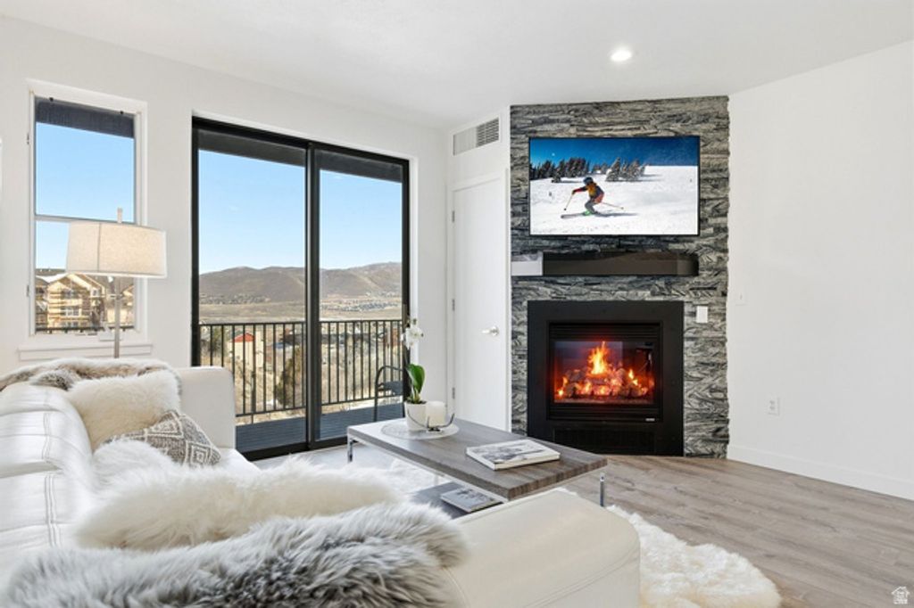 Image 4 of property listing at 1364 W STILLWATER DR #R2026, Heber City, UT 84032