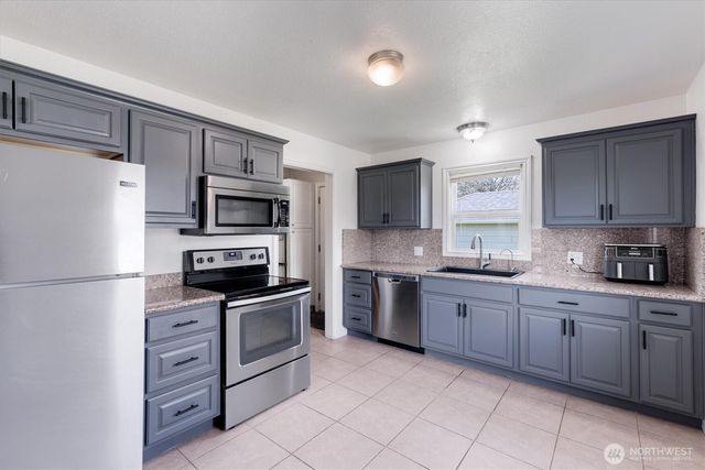 835 20th Avenue, Longview, WA 98632