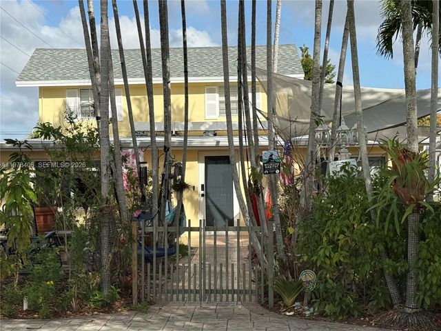 285 NW 60th Ave, Miami, FL 33126