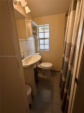 285 NW 60th Ave, Miami, FL 33126