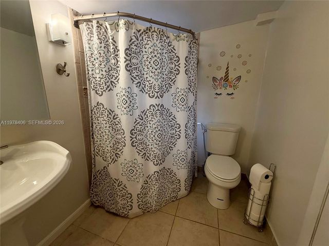 285 NW 60th Ave, Miami, FL 33126