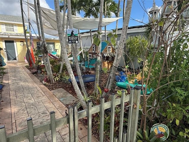 285 NW 60th Ave, Miami, FL 33126