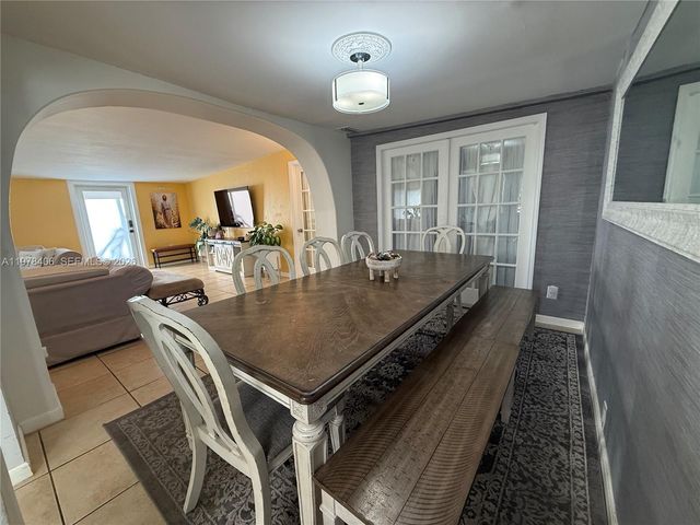 285 NW 60th Ave, Miami, FL 33126