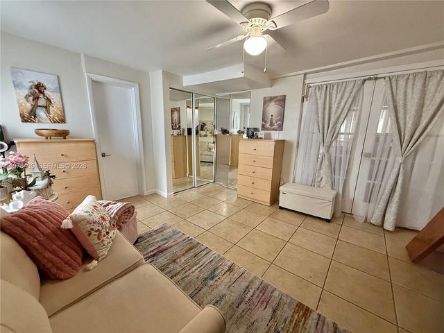 285 NW 60th Ave, Miami, FL 33126