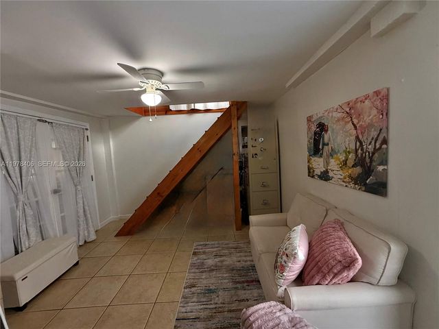 285 NW 60th Ave, Miami, FL 33126