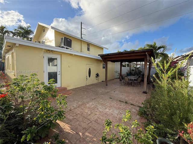 285 NW 60th Ave, Miami, FL 33126