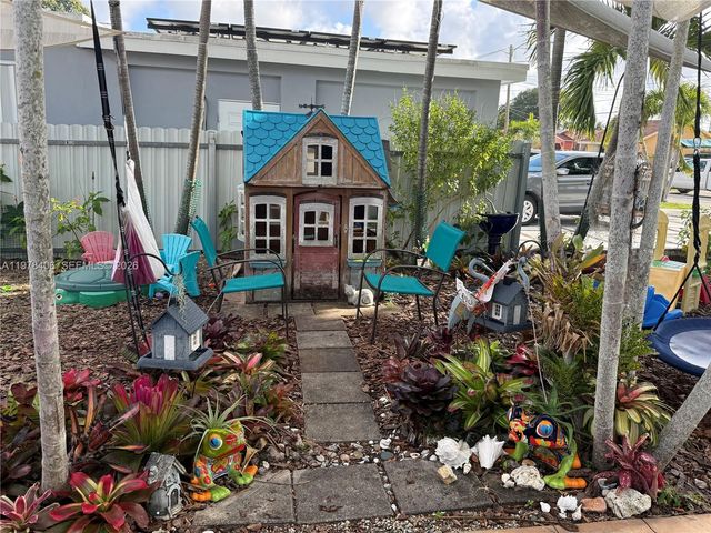 285 NW 60th Ave, Miami, FL 33126