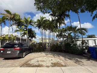 285 NW 60th Ave, Miami, FL 33126