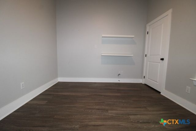 215 Slippery Elm Drive, Nolanville, TX 76559