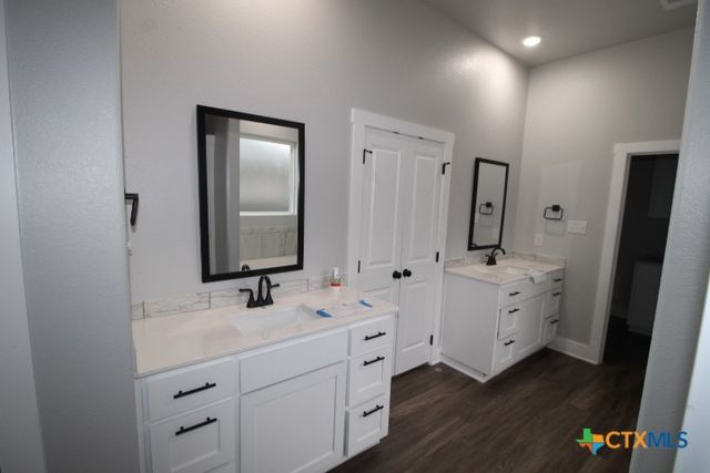 215 Slippery Elm Drive, Nolanville, TX 76559