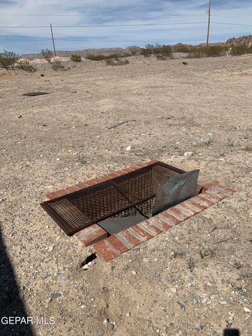 17399 Hueco Mountain Road, El Paso, TX 79938