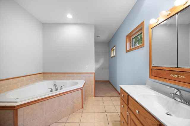 608 Parkview Circle, Delano, MN 55328