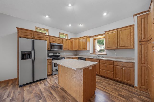 608 Parkview Circle, Delano, MN 55328