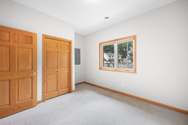 608 Parkview Circle, Delano, MN 55328