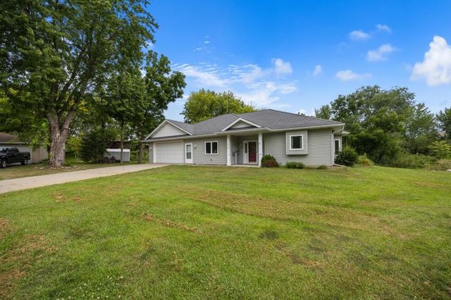 608 Parkview Circle, Delano, MN 55328
