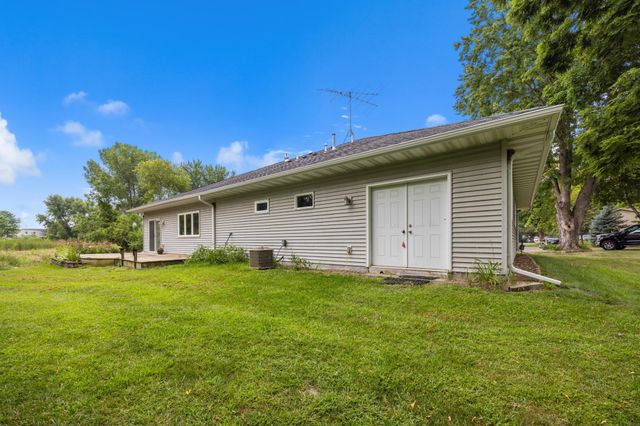 608 Parkview Circle, Delano, MN 55328