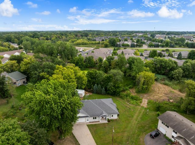 608 Parkview Circle, Delano, MN 55328