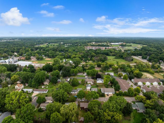 608 Parkview Circle, Delano, MN 55328