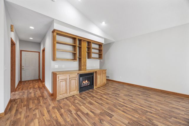 608 Parkview Circle, Delano, MN 55328