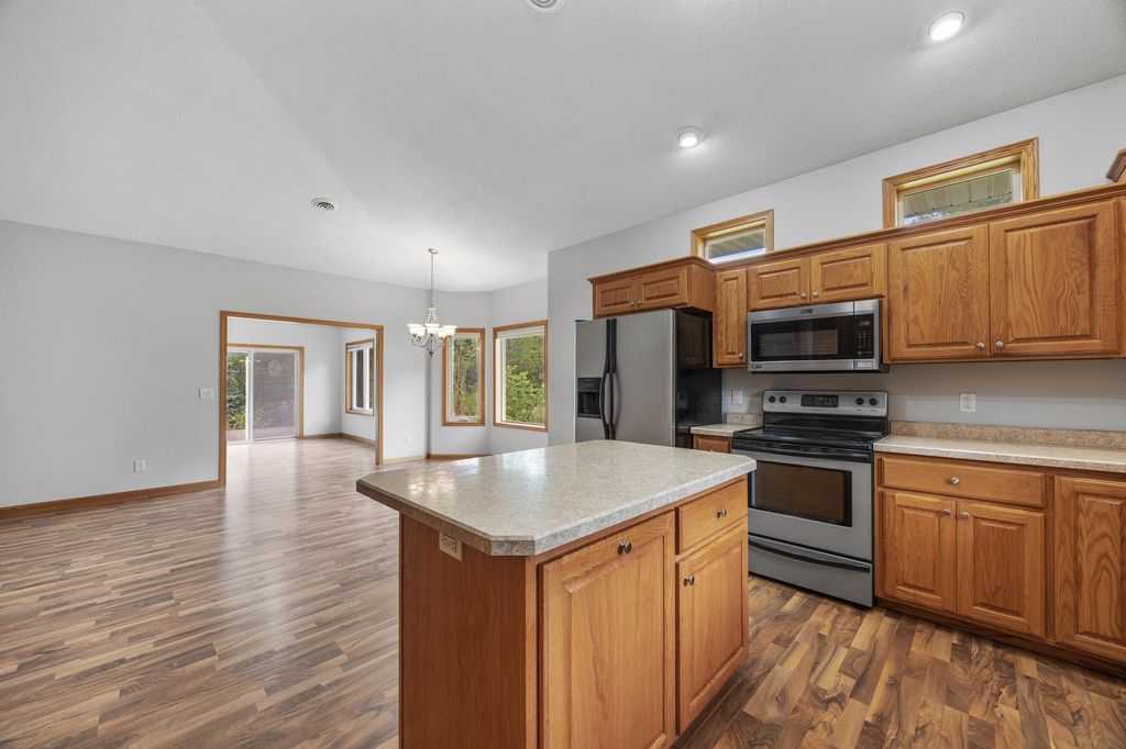 608 Parkview Circle, Delano, MN 55328 — photo 3