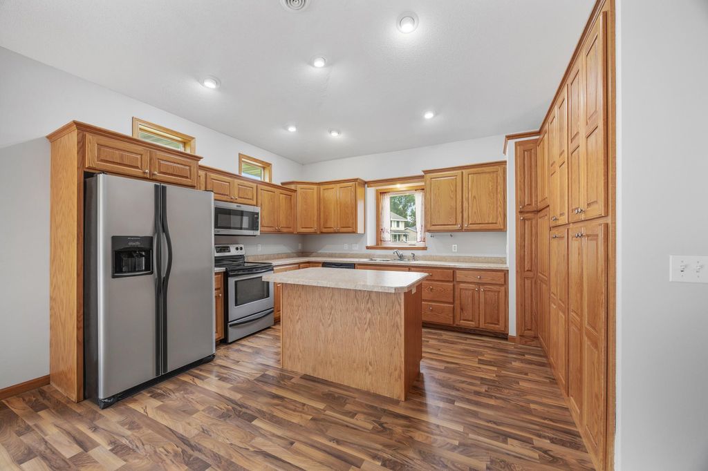 608 Parkview Circle, Delano, MN 55328 — photo 5