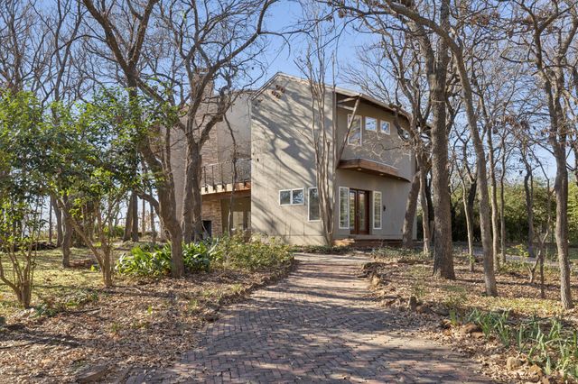 540 Diamond Point Drive, Oak Point, TX 75068