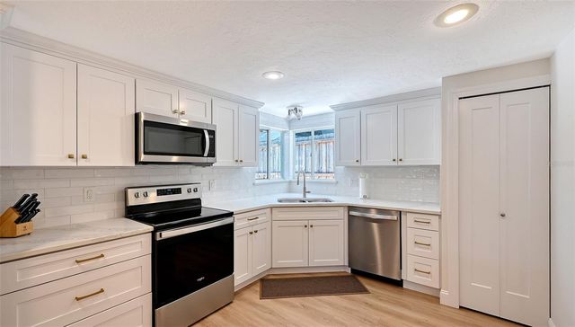 5151 SAINT ALBANS AVENUE, Sarasota, FL 34242