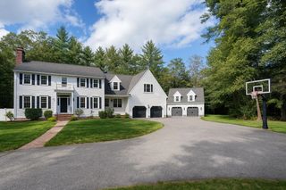 80 Wendover Way, Bedford, NH 03110
