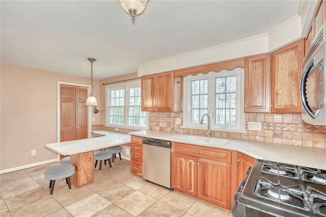 764 Hightower Way, Webster, NY 14580