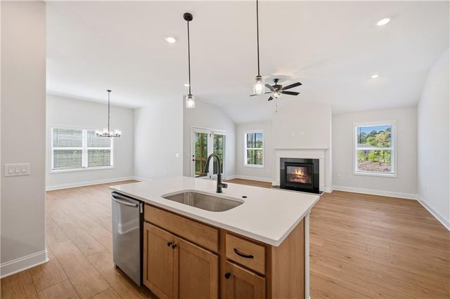 1302 Cedarcrest Boulevard, Acworth, GA 30101