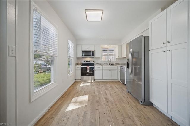 3516 Champlain LN, Virginia Beach, VA 23452