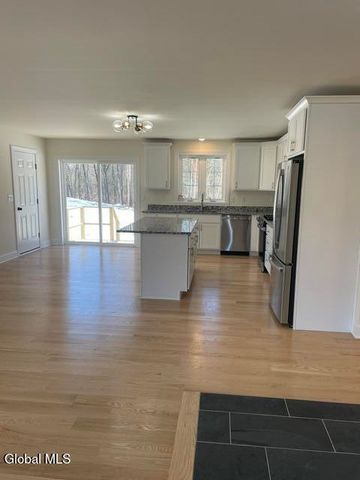 1705 Champagne Drive, Schodack, NY 12033