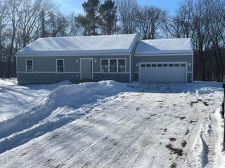 1705 Champagne Drive, Schodack, NY 12033