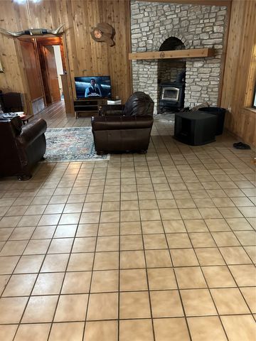 10047 E Hwy 36, Jonesboro, TX 76538