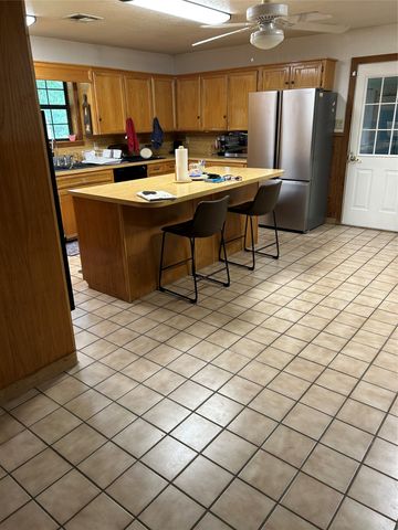 10047 E Hwy 36, Jonesboro, TX 76538