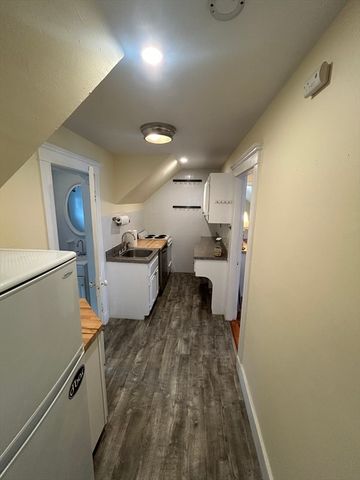 26 Houston Ave 3, Milton, MA 02186