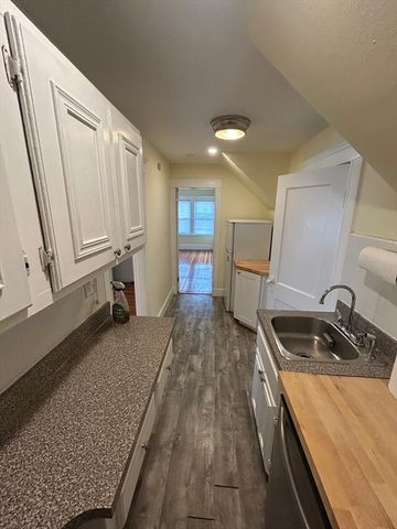 26 Houston Ave 3, Milton, MA 02186