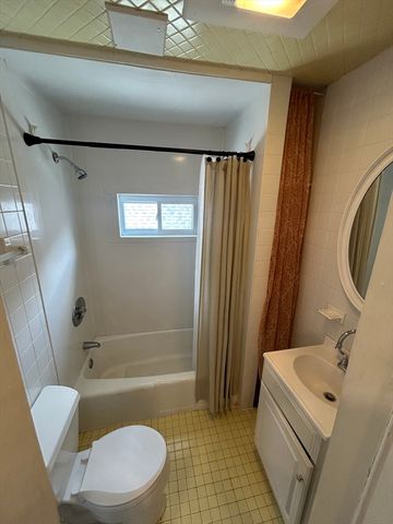 26 Houston Ave 3, Milton, MA 02186