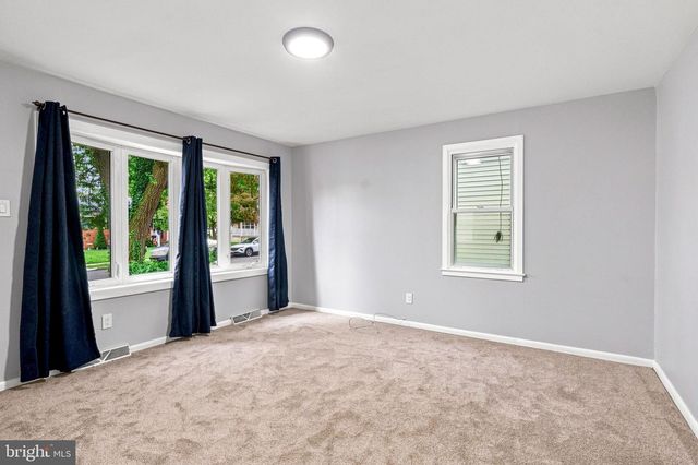 68 EVERGREEN AVE, Bellmawr, NJ 08031