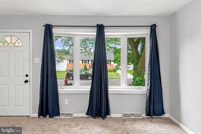 68 EVERGREEN AVE, Bellmawr, NJ 08031