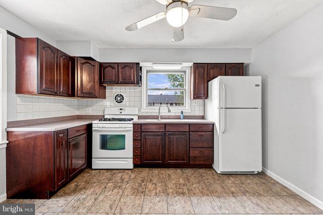 68 EVERGREEN AVE, Bellmawr, NJ 08031
