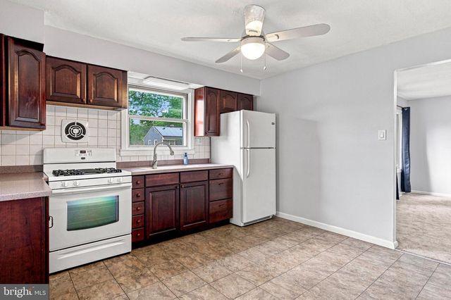 68 EVERGREEN AVE, Bellmawr, NJ 08031